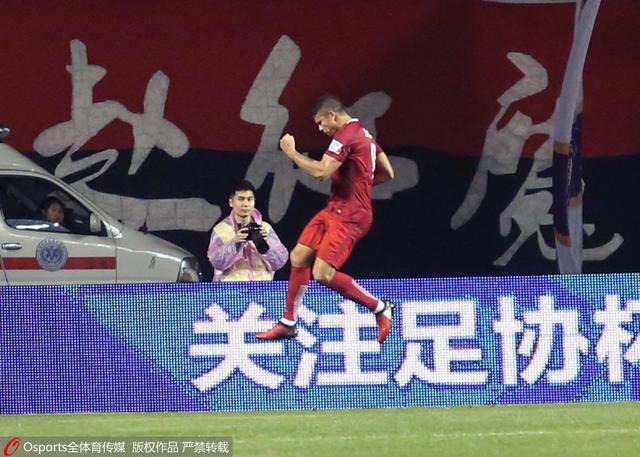 据英媒“Anfieldwatch”报道，本场比赛是远藤航近13天内的第5次首发出战，他也成为球队自2006年1月来首位完成13天5赛的球员，且此前球队仅有6人取得过该成就：芬南、卡拉格、海皮亚、杰拉德、科威尔和克劳奇。